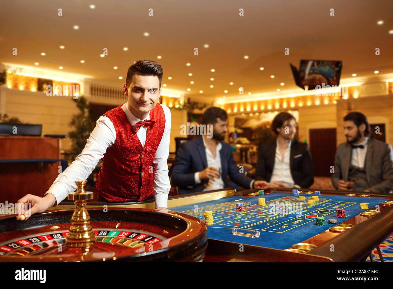 Khám phá bí quyết chiến thắng khi chơi slot machine trực tuyến